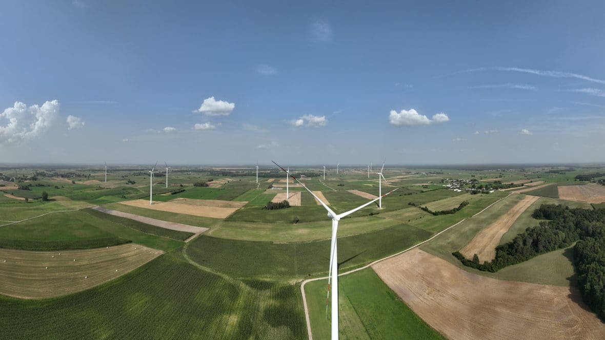 Farma wiatrowa z lotu ptaka